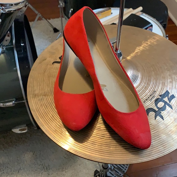 Shoes - 🍒5/$25🍒Red flats!